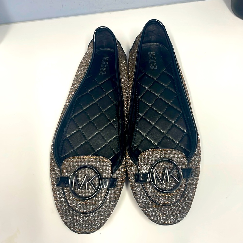MICHAEL KORS  Woman’s leather flats.  Authentic. Size 9.5